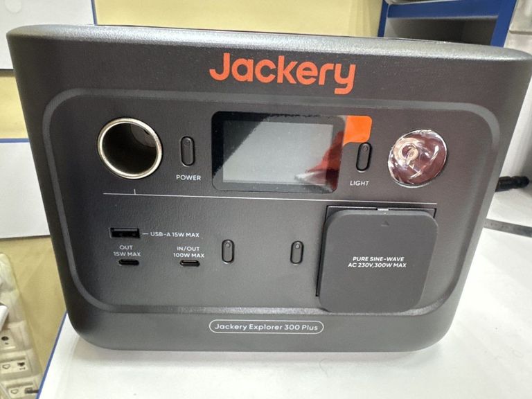 Jackery Explorer 300 Plus + Solar Panel 40W (60-0304-EUB1A1)