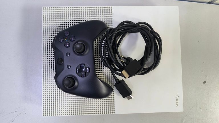 Дешево Microsoft Xbox One S 500GB з ломбарду