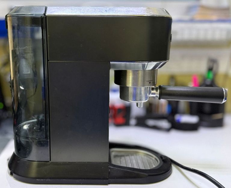 Дешиво Delonghi EC 685.BK с ломбарда