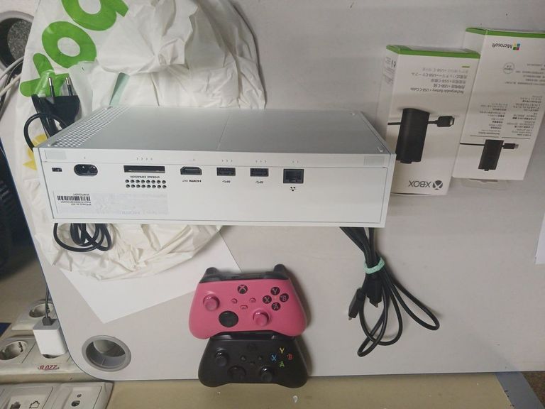 Дешиво Microsoft Xbox Series S 512GB (889842651386) с ломбарда