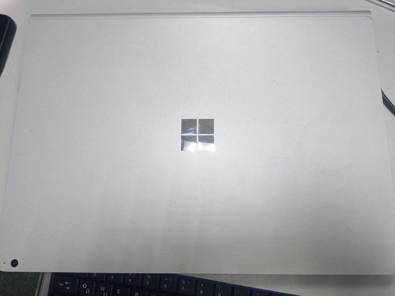 Объявление Microsoft 15/core i7 8650u ddr3/16gb ddr3/ssd 256 gb/geforce gtx1060 6gb Б/У