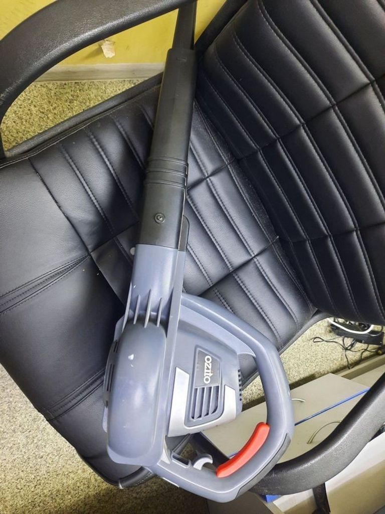 Купити Ozito blw-1800 Б/У