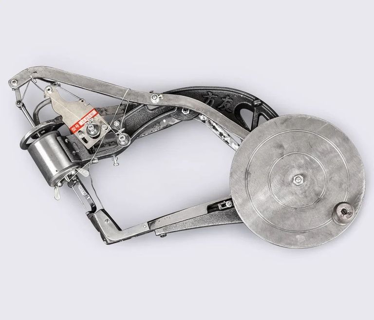 Дешево Версаль з ломбарду