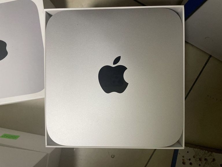 Купити Apple mac mini a2686 mmfj3 m2/8core/ram 8gb/ssd256gb Б/У