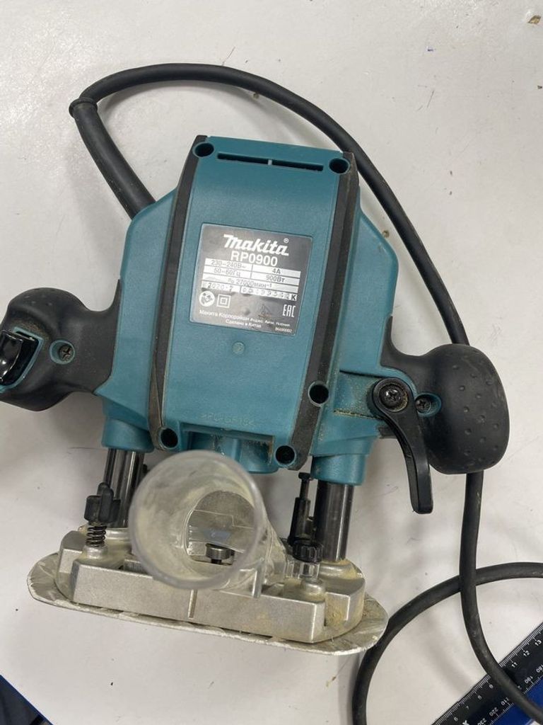 Дешево Makita RP0900 з ломбарду