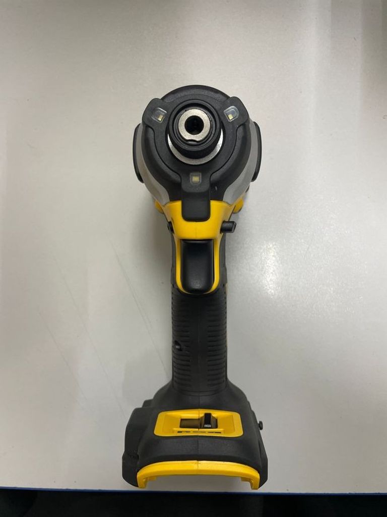 Распродажа Dewalt DCF850N, продавец Техноскарб