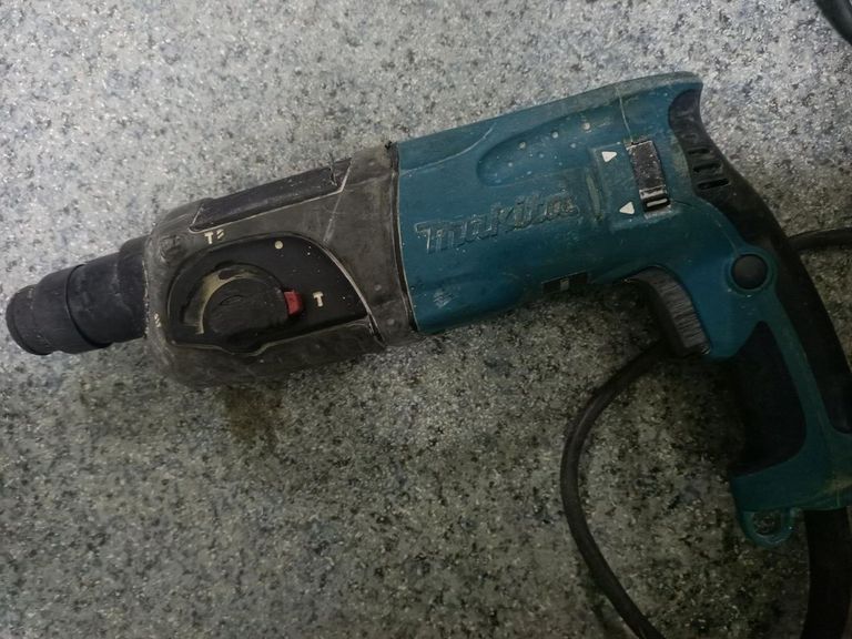 Купити Makita HR2470 Б/У
