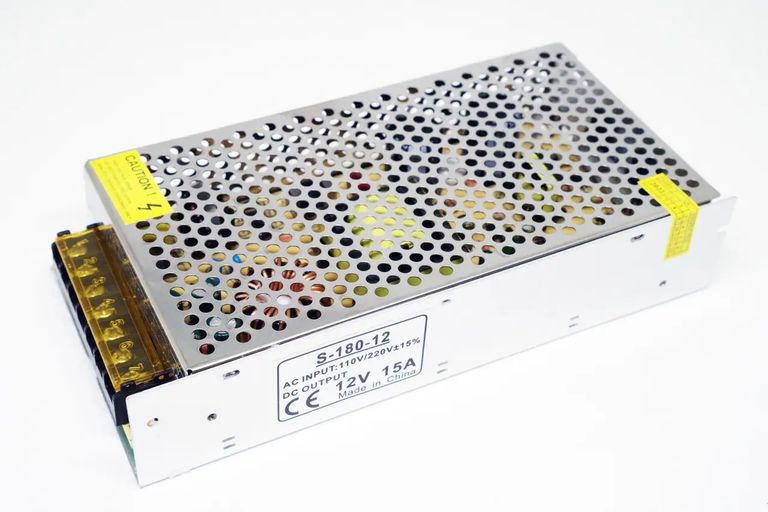Оголошення Адаптер / блок живлення 12V 15A, в металевому корпусі / Трансформатор для світлодіодної стрічки Б/У