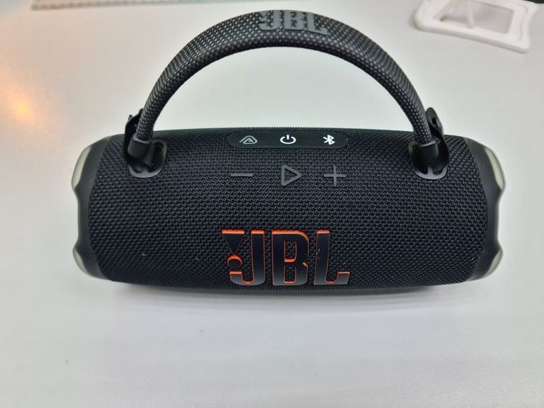 Купить JBL Charge 6 Black Б/У
