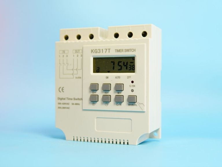 Дешево 380 В. 30 А. 4KW з ломбарду