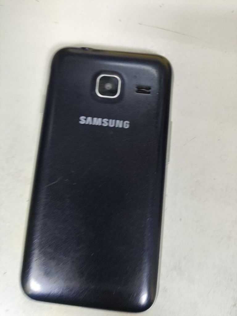 Дешево Samsung galaxy j1 j120h з ломбарду