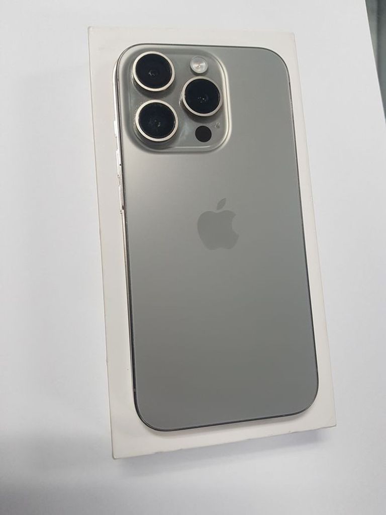 Купити Apple iphone 15 pro 256gb Б/У