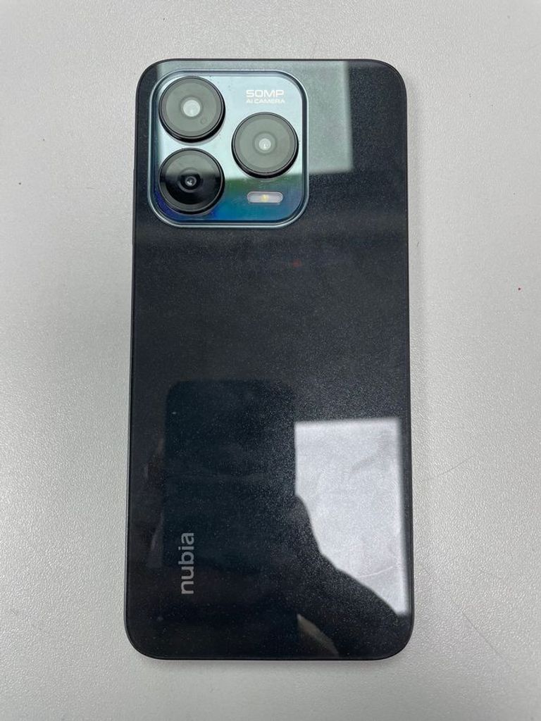 Дешево Zte Nubia V70 Design 8/256GB Gray з ломбарду