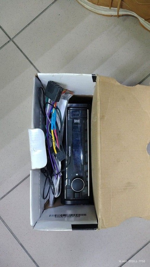 Дешиво Kenwood KMM-BT309 с ломбарда