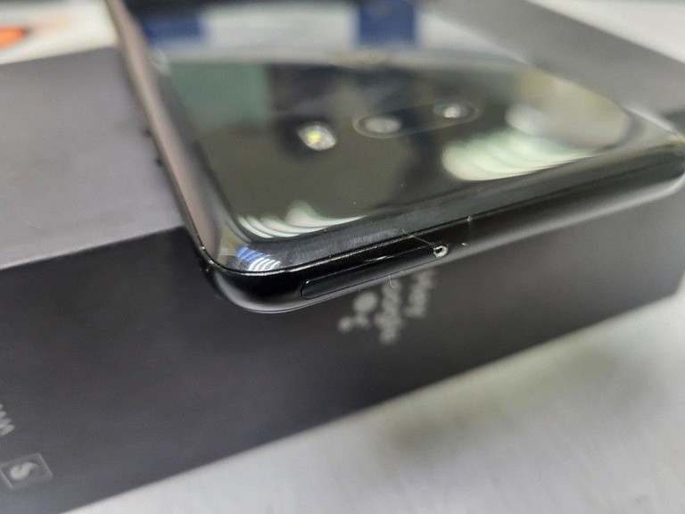 Оголошення Lg g8x thinq g850um 6/128gb Б/У