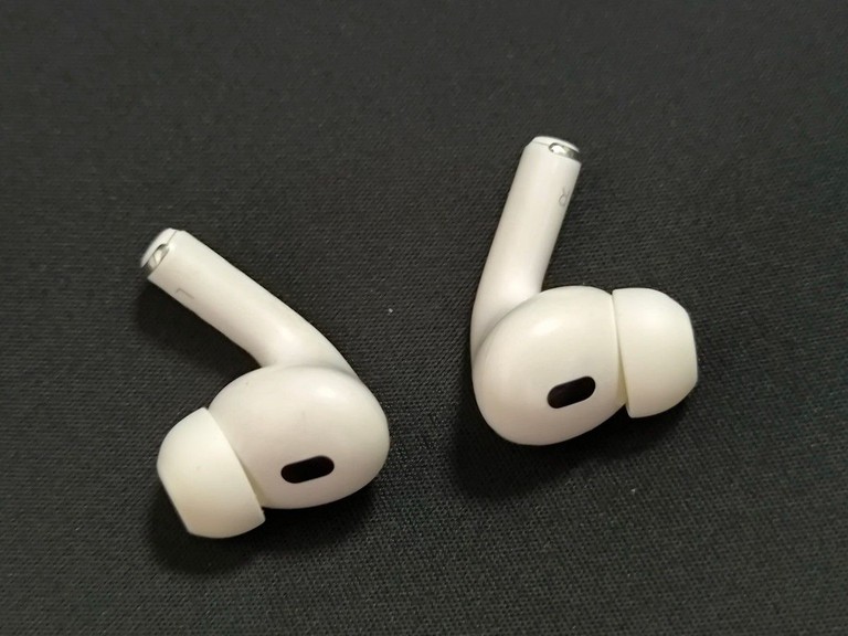 Дешево Apple airpods pro 2nd generation with magsafe charging case usb-c з ломбарду
