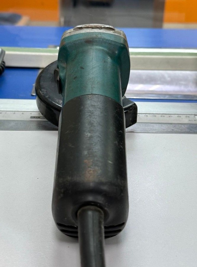 Розпродаж Makita 9558HN, продавець Техноскарб