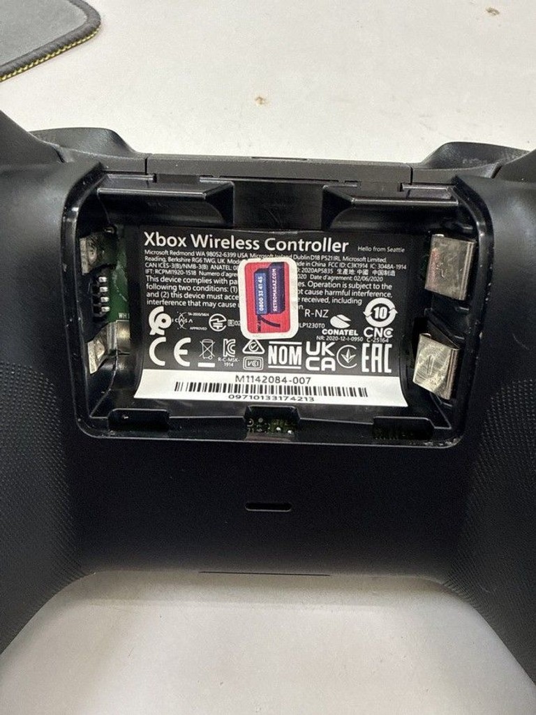 Дешиво Microsoft xbox wireless controller 1708 с ломбарда