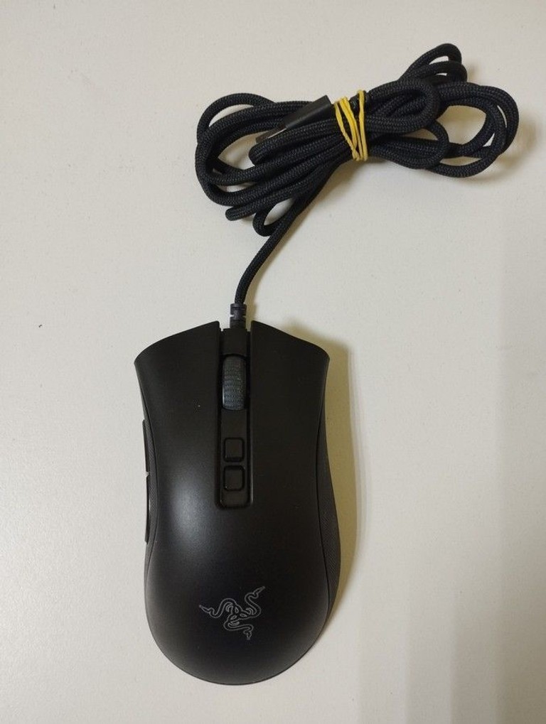 Купити Razer DeathAdder V2 PRO Wireless Mouse Dock (RZ01-03350400-R3G1) Б/У
