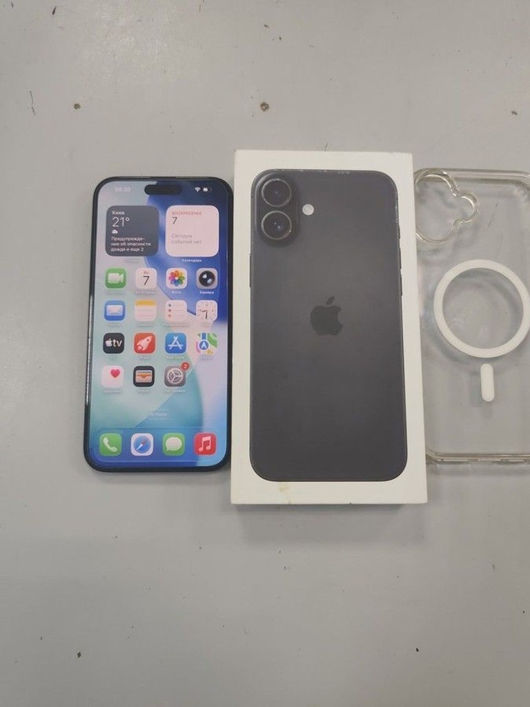 Купити Apple iPhone 16 Plus 128GB eSIM Black (MXUT3) Б/У