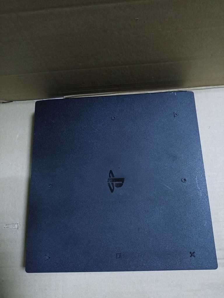 Купить Sony playstation 4 pro 1tb Б/У