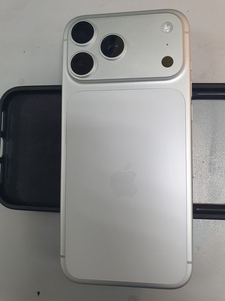 Оголошення Apple iphone 17 pro max 256gb Б/У