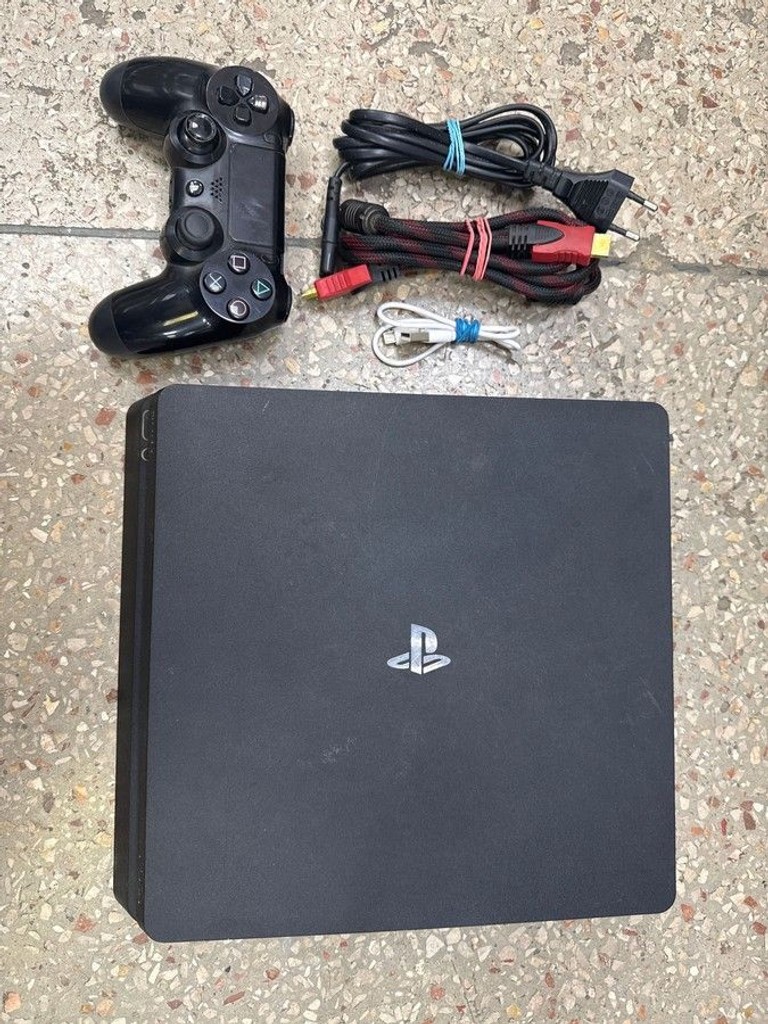 Купити  Sony PlayStation 4 Slim 1TB Black Б/У