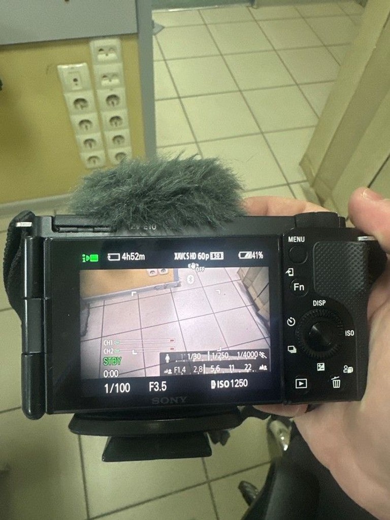 Дешево Sony ZV-E10 body Black (ILCZVE10B.CEC) з ломбарду