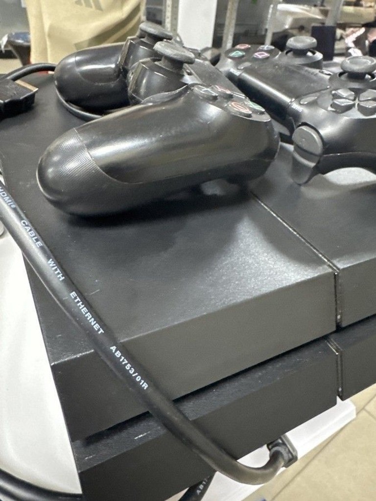 Дешево Sony playstation 4 1tb з ломбарду