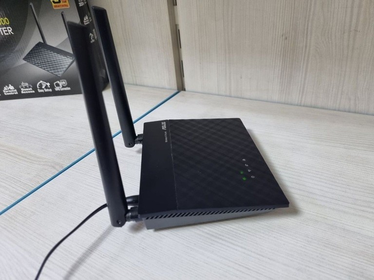 Розпродаж Asus rt-n12+b1, продавець Техноскарб
