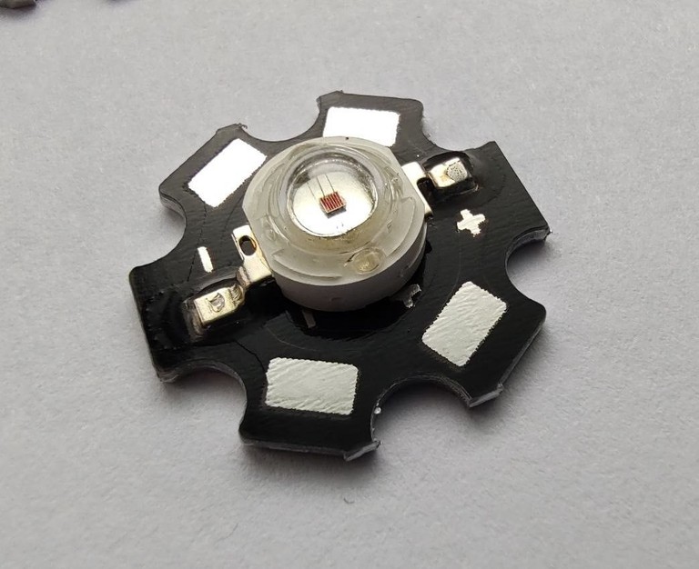 Оголошення Light 1W червоний (620-625nm) надяскравий на підкладці 20мм. Професійне рішення для LED освітлення, DIY, виробницт Б/У