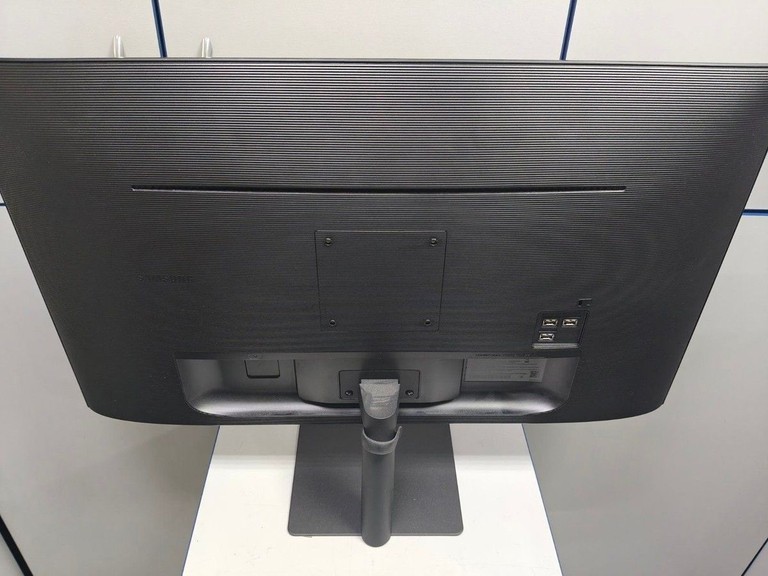Samsung S32AM704NR Black Smart Monitor M7 (LS32AM704URXEN) Код:01-201071294. Зображення 9