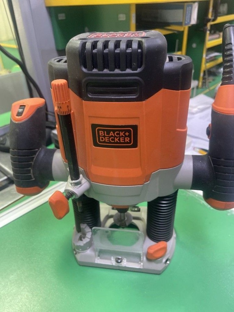 Купити Black&Decker kw1200e Б/У