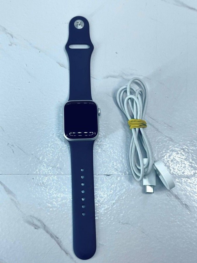 Купити Apple watch se 2 gps 40mm aluminium case Б/У