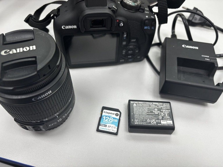Canon eos 2000d / ef-s 18-55mm f/3.5-5.6 is ii Код:01-201098473. Зображення 9