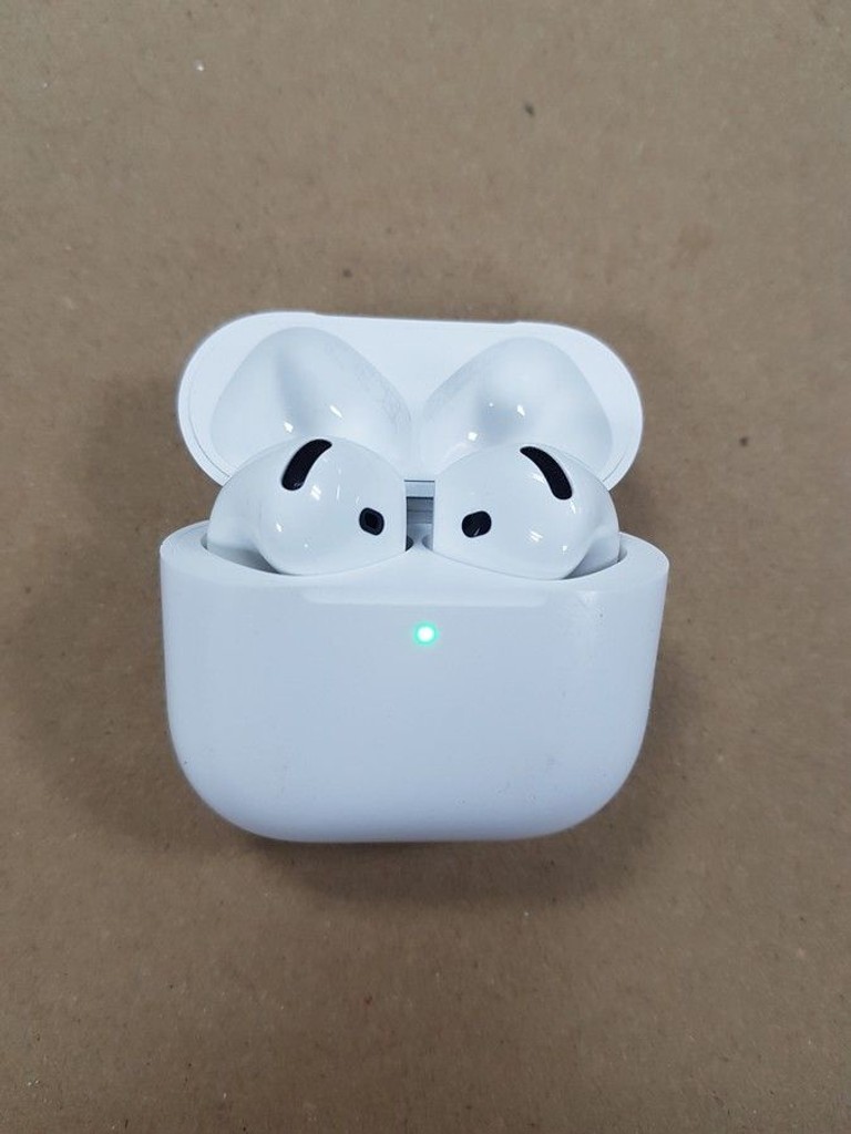 Дешево Apple airpods 4 з ломбарду