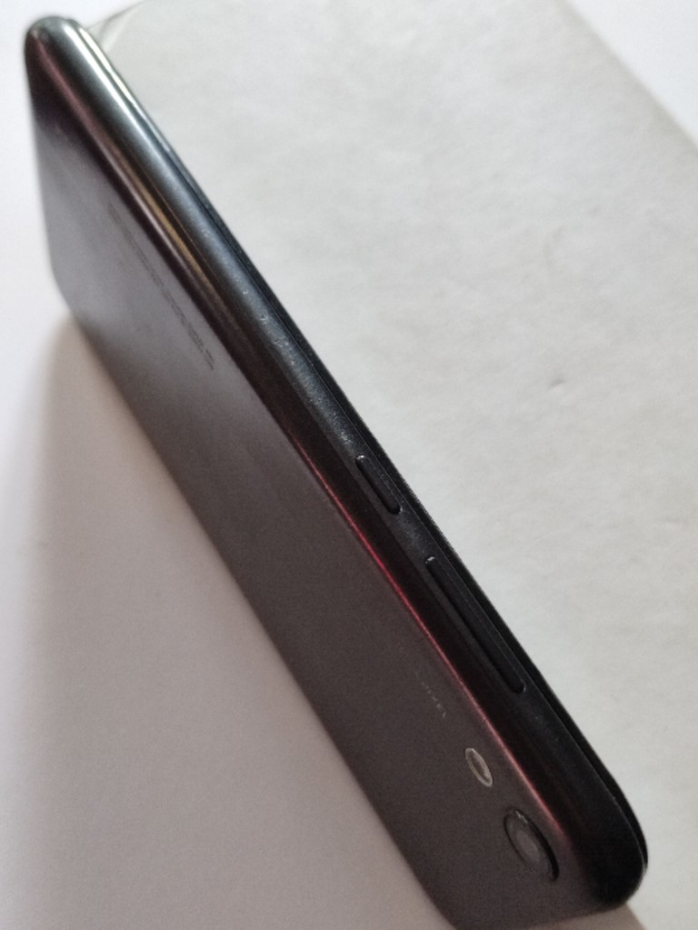Дешиво Honor 8S 2/32GB Black (51093ULM) с ломбарда