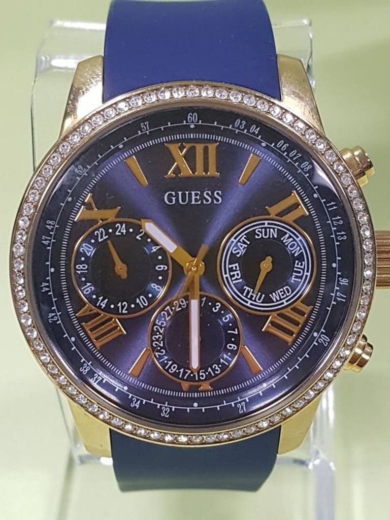 Guess W0616L2