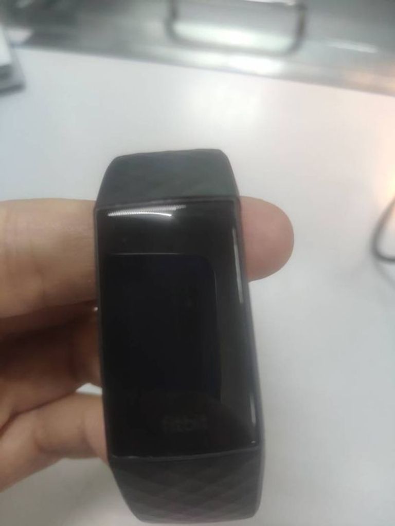 Fitbit charge 4 fb417