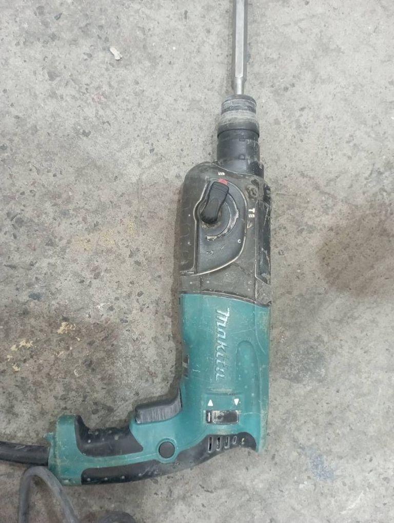 Makita HR2470