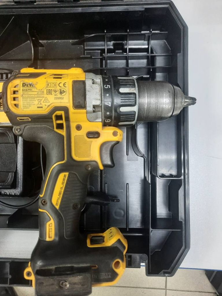 Dewalt dcd791