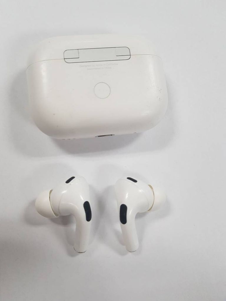 Apple AirPods Pro 2nd generation (MQD83)