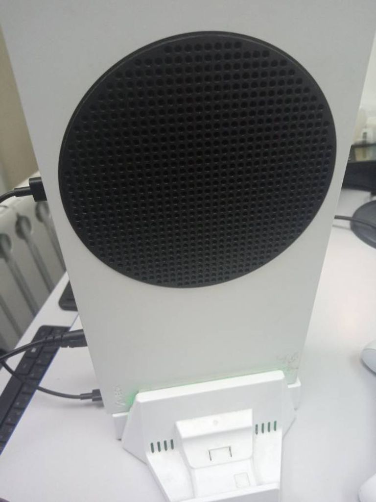 Дешиво Microsoft xbox series s 512gb с ломбарда