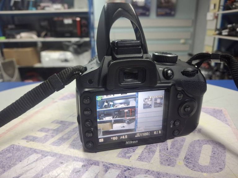 Дешево Nikon d3200 + nikon nikkor af-s 18-55mm 1:3.5-5.6g vr dx з ломбарду