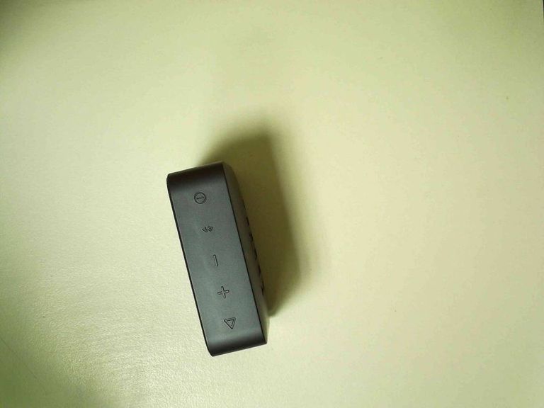 Оголошення Jbl go essential Б/У