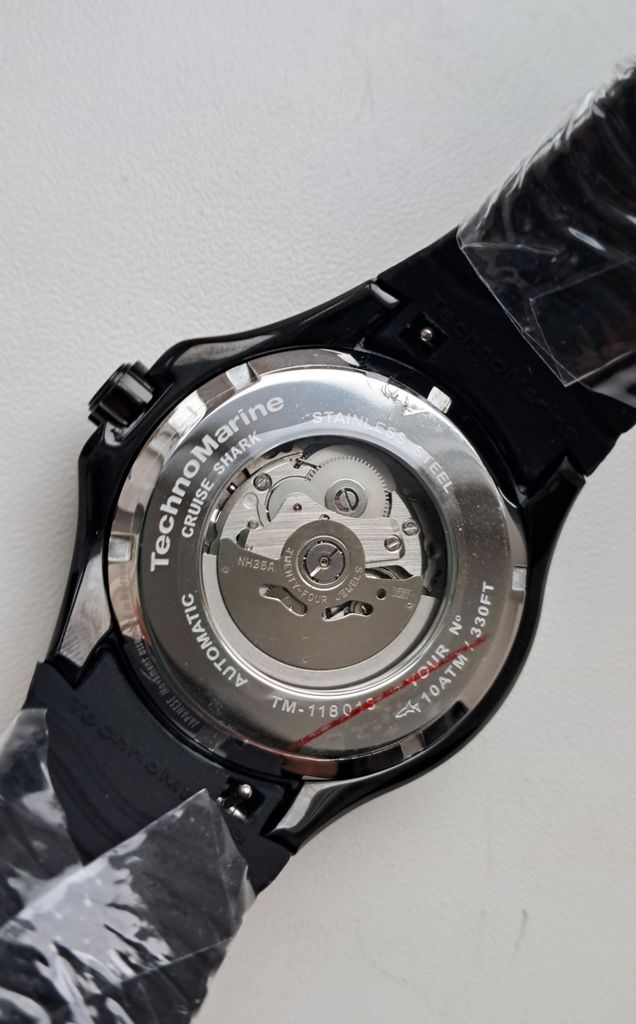 Дешево TechnoMarine Cruise Shark з ломбарду