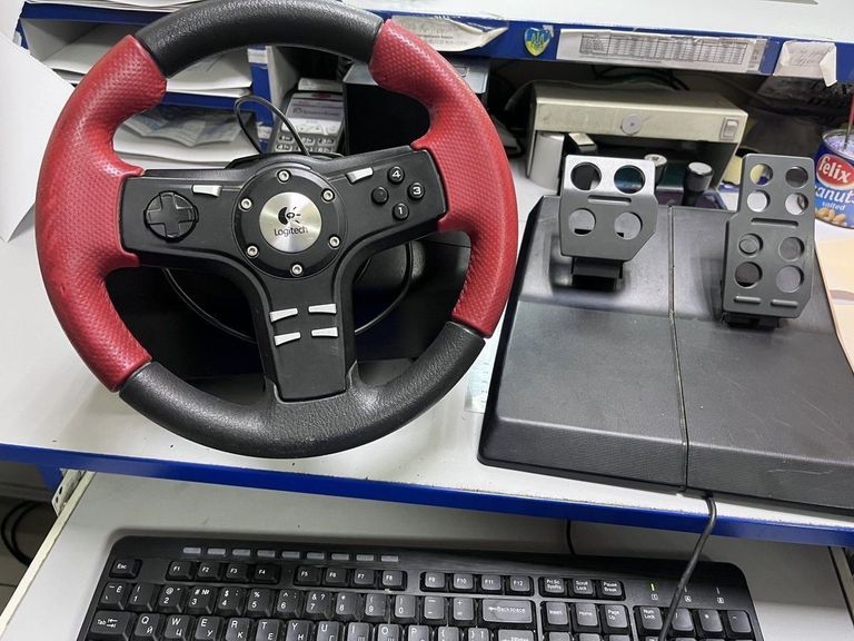 Оголошення Logitech driving force ex Б/У