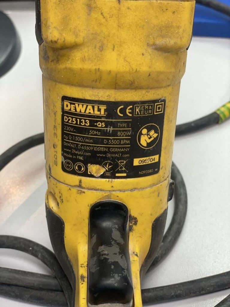 Дешево Dewalt d25133qs з ломбарду
