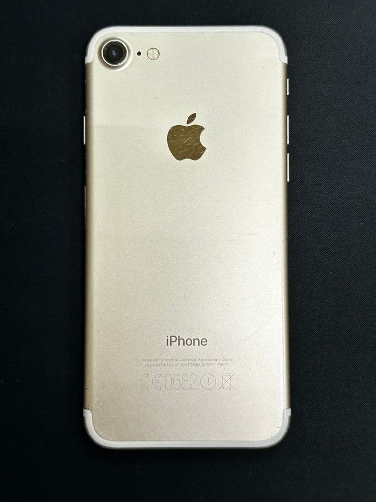 Купити Apple iPhone 7 128GB Black (MN922) Б/У