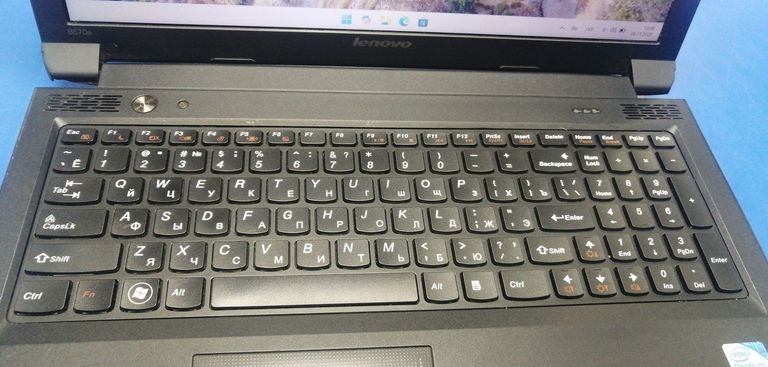 Дешиво Lenovo 15/pentium b940 ddr3/8gb ddr3/hdd *відсутній/ssd 120 gb/*інтегрована с ломбарда